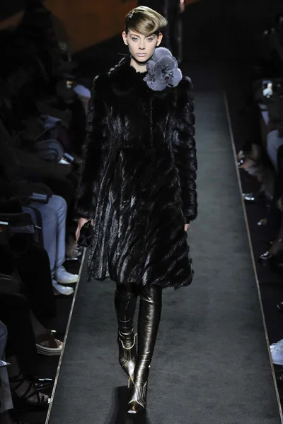 Look 2